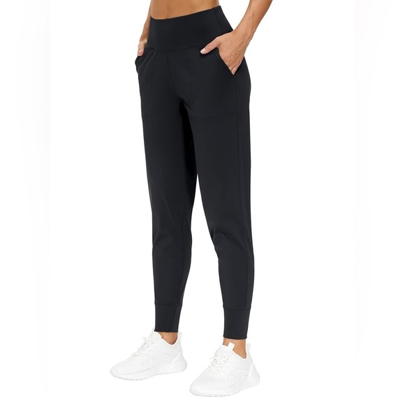Pants - Women’s Black Jogger Pants NWT